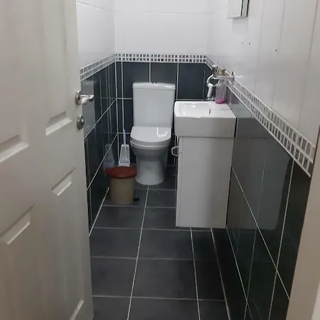 Almajid Suites Hudavendigar Apartment